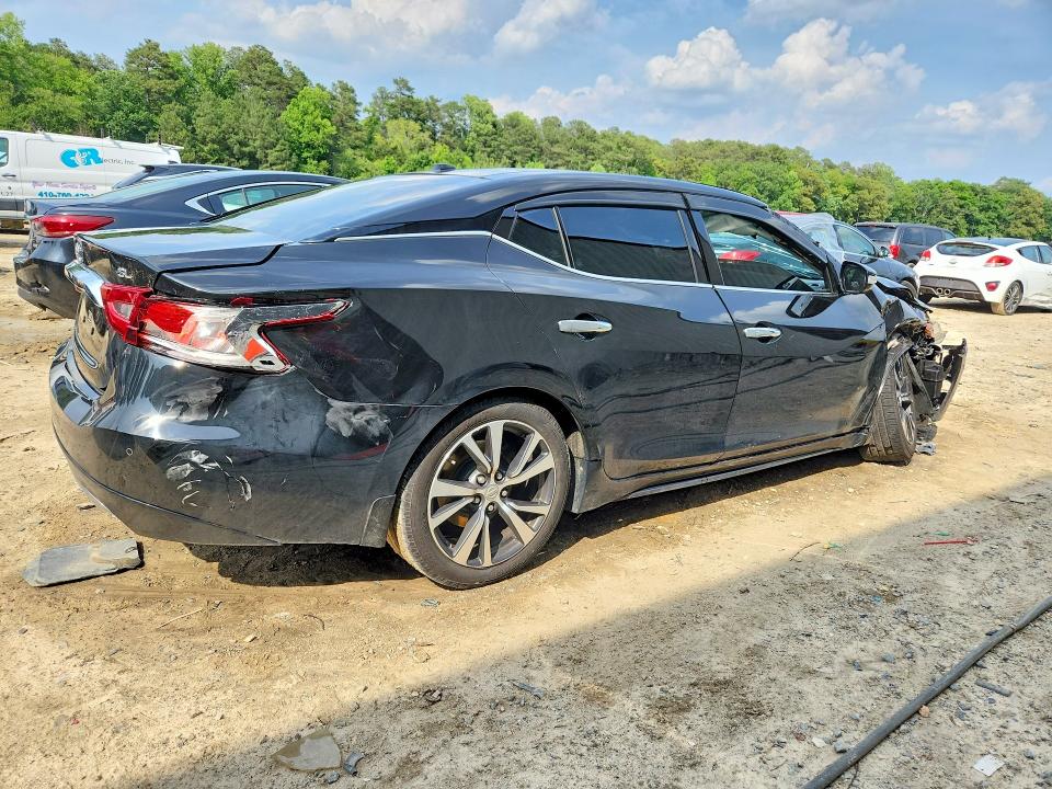 Photo 3 from auction – 2017 NISSAN MAXIMA with VIN 1N4AA6AP0HC411186
