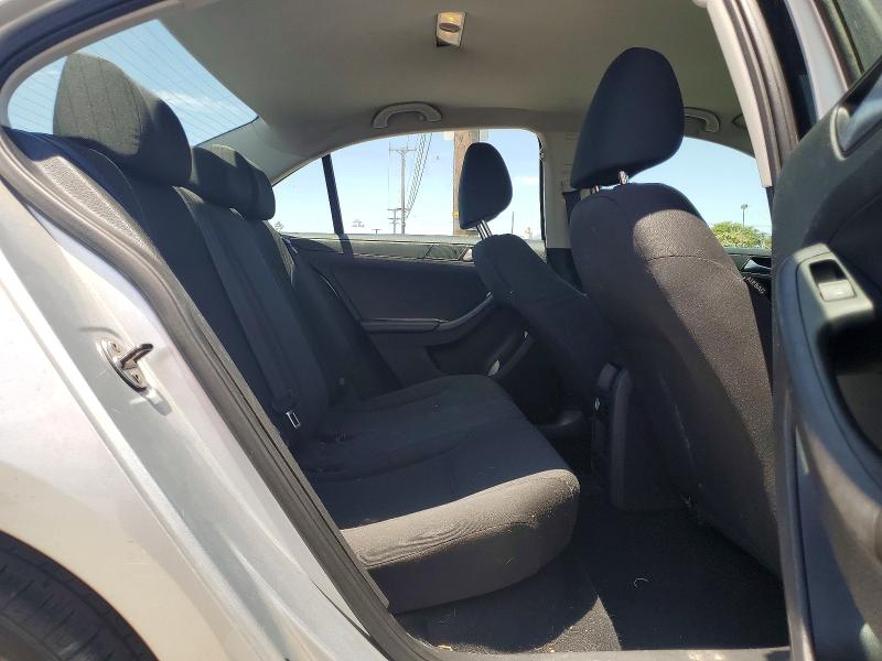 Photo 10 from auction – 2014 VOLKSWAGEN JETTA with VIN 3VW2K7AJ7EM303362