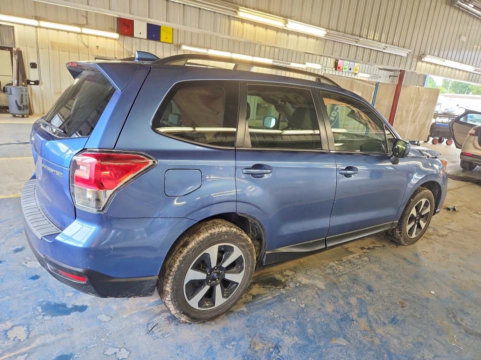 Photo 3 from auction – 2018 SUBARU FORESTER with VIN JF2SJAJC2JH423977