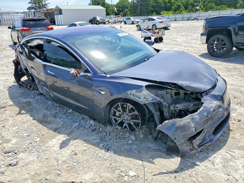 Photo 4 from auction – 2018 TESLA MODEL 3 with VIN 5YJ3E1EA2JF123811