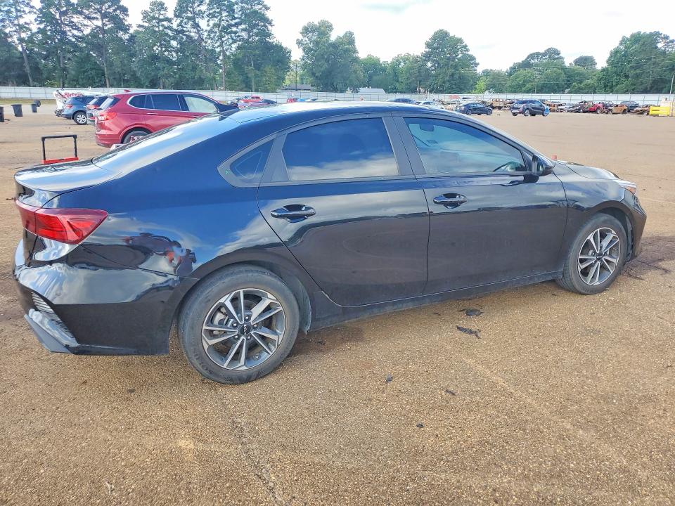 Photo 3 from auction – 2023 KIA FORTE with VIN 3KPF24AD9PE564504