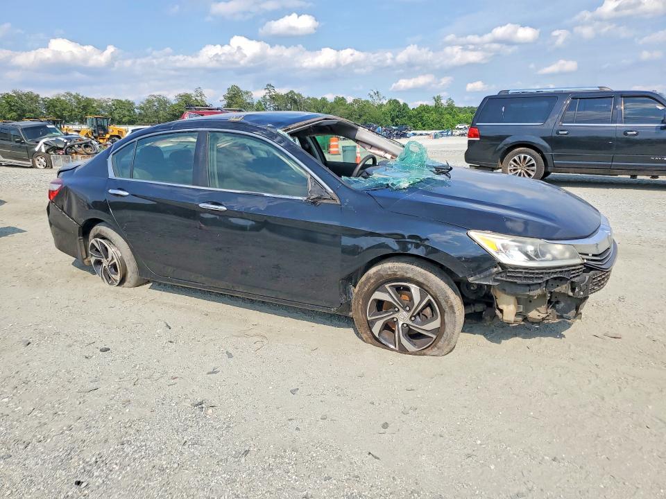 Photo 4 from auction – 2017 HONDA ACCORD with VIN 1HGCR2F35HA115670