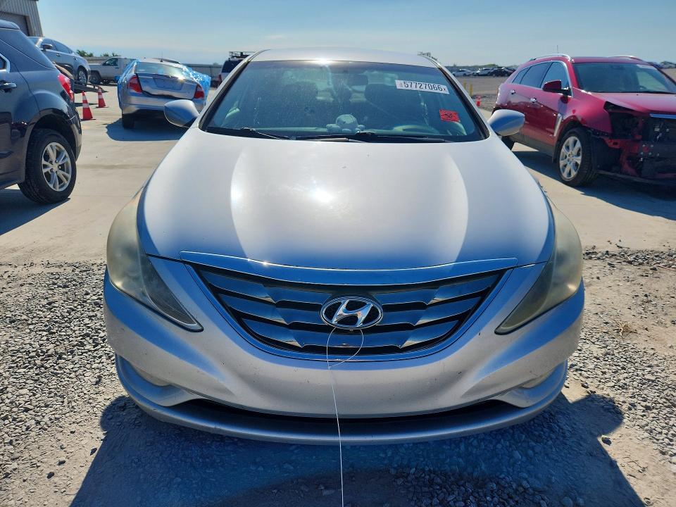 Photo 5 from auction – 2011 HYUNDAI SONATA with VIN 5NPEC4AC9BH114114