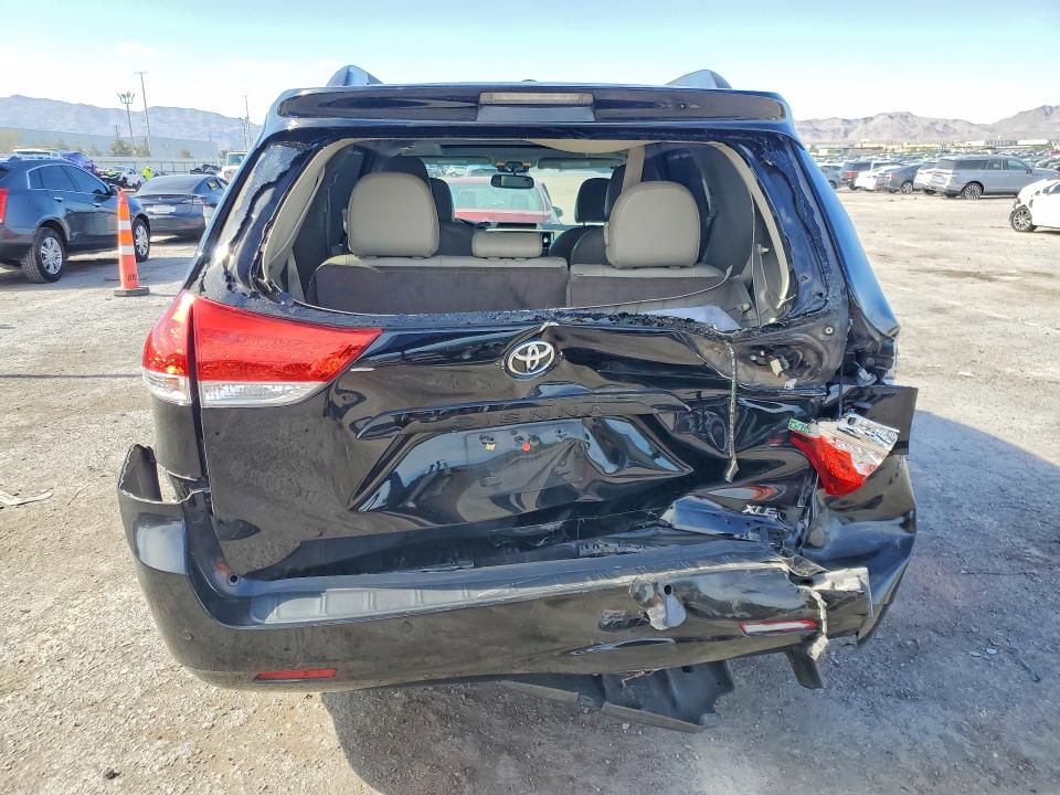 Zdjęcie 6 z aukcji – 2014 TOYOTA SIENNA z VIN 5TDYK3DC4ES473472