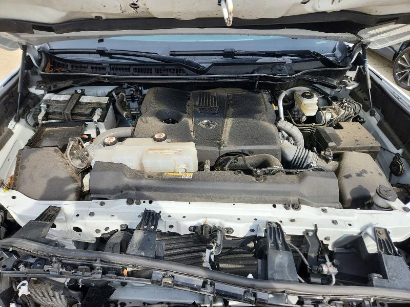 Photo 11 from auction – 2024 TOYOTA TUNDRA with VIN 5TFLA5DB7RX147584
