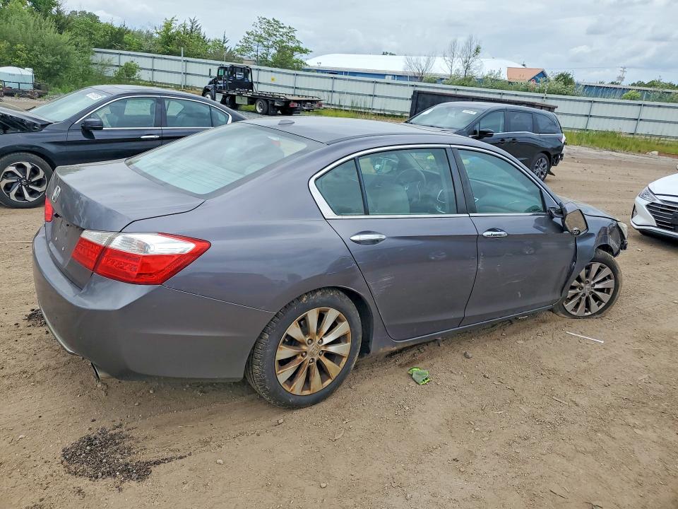 Photo 3 from auction – 2015 HONDA ACCORD with VIN 1HGCR2F85FA072828
