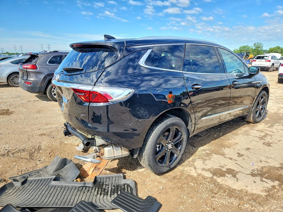 Photo 3 from auction – 2024 BUICK ENCLAVE with VIN 5GAEVAKW6RJ127648