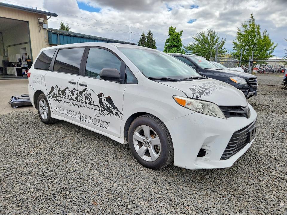Photo 4 from auction – 2018 TOYOTA SIENNA with VIN 5TDZZ3DC3JS952718