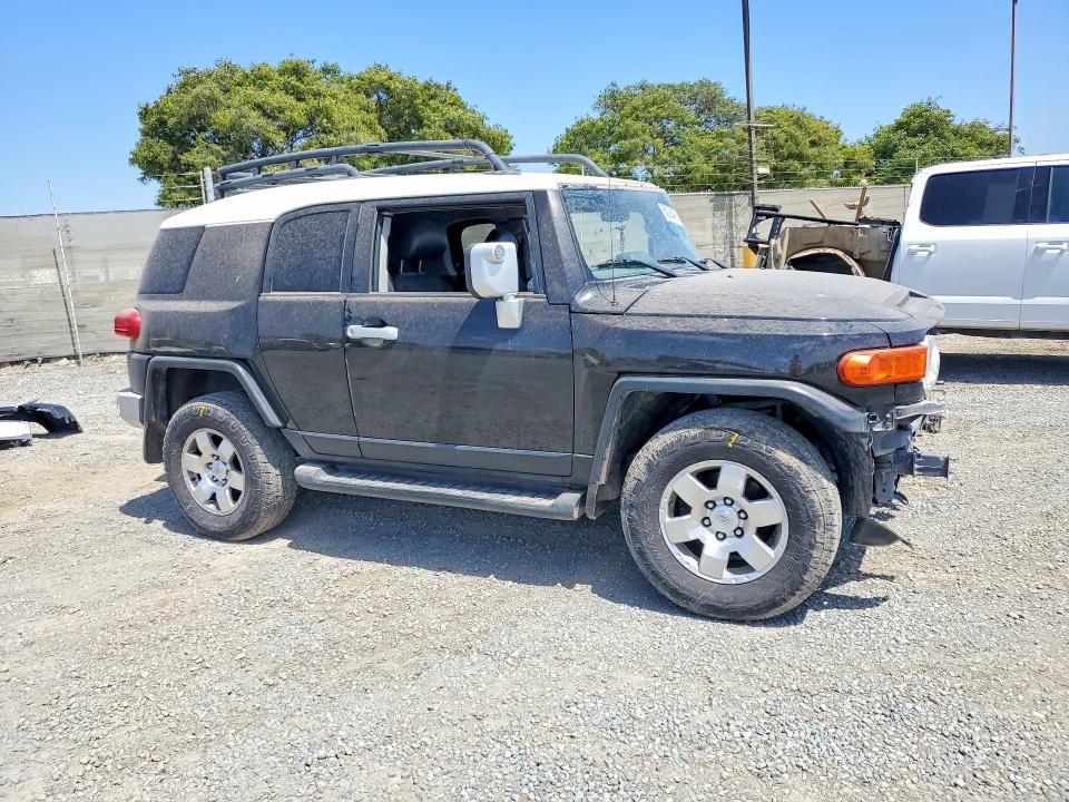 Photo 4 from auction – 2008 TOYOTA FJ CRUISER with VIN JTEBU11F48K014310