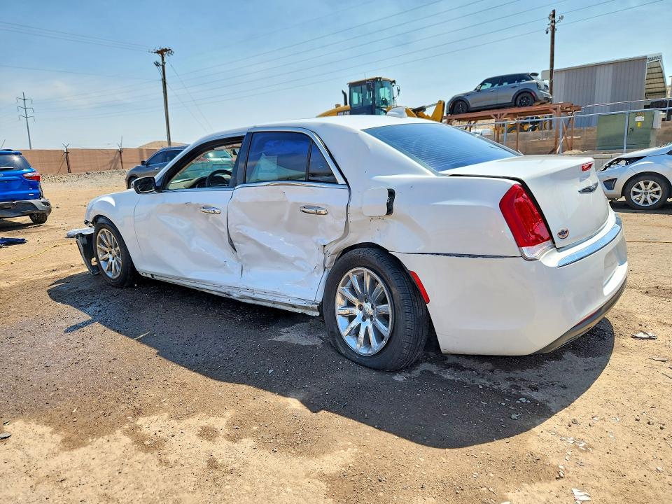 Photo 2 from auction – 2016 CHRYSLER 300C with VIN 2C3CCAEG8GH282298