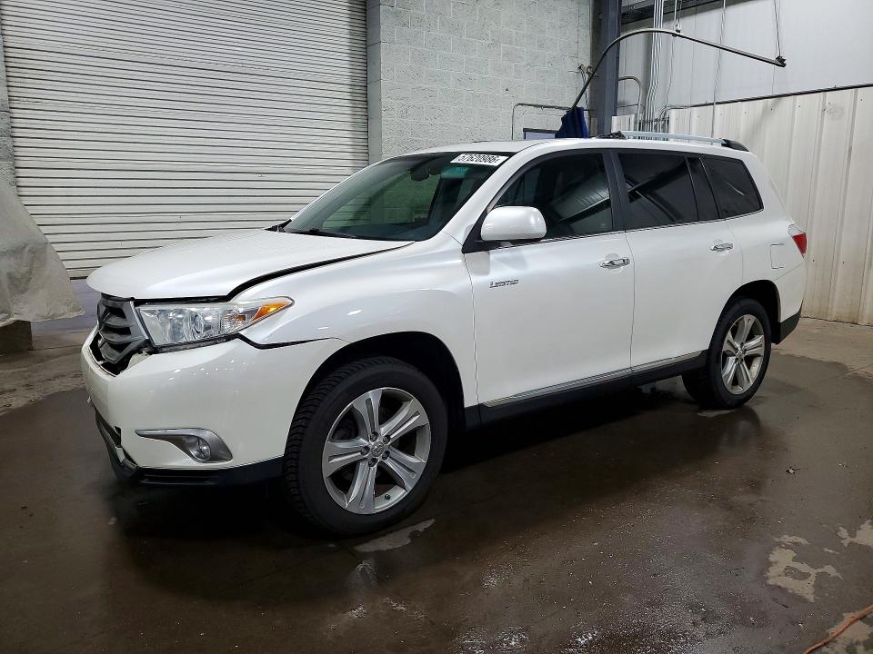 Фото 1 с аукциона – 2013 TOYOTA HIGHLANDER с VIN 5TDDK3EH2DS215135
