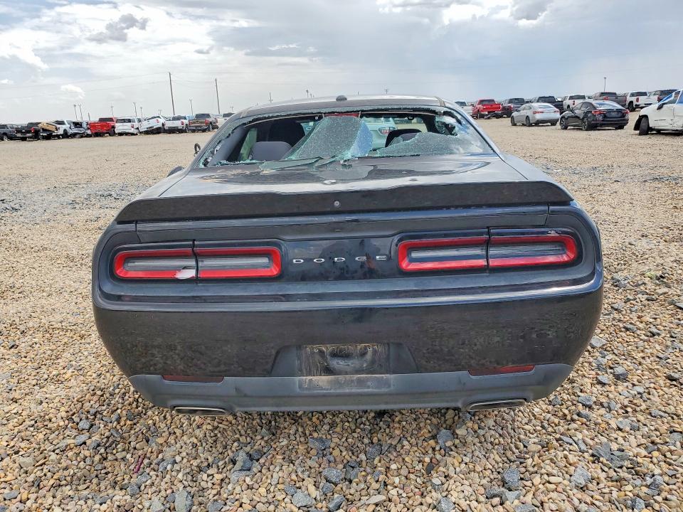 Photo 6 from auction – 2018 DODGE CHALLENGER with VIN 2C3CDZAG7JH302940