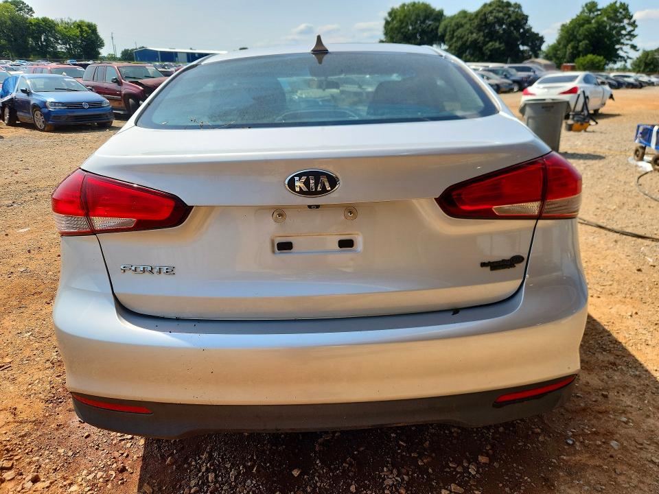 Photo 6 from auction – 2018 KIA FORTE with VIN 3KPFK4A76JE273766