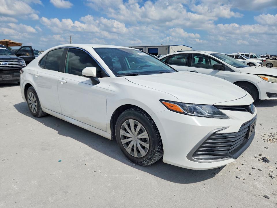 Photo 4 from auction – 2022 TOYOTA CAMRY with VIN 4T1C31AK2NU592913