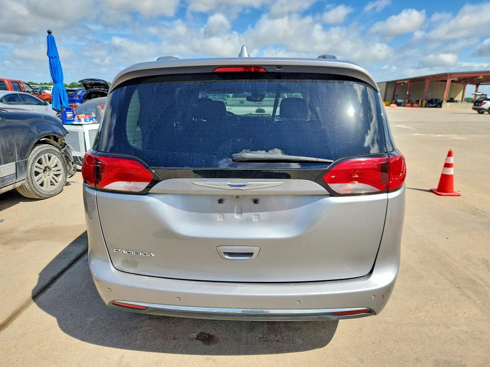 Photo 6 from auction – 2018 CHRYSLER PACIFICA with VIN 2C4RC1EG1JR350433
