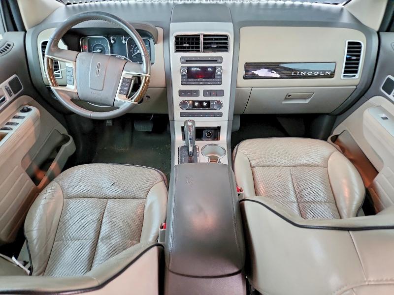 Zdjęcie 8 z aukcji – 2008 LINCOLN MKX z VIN 2LMDU68CX8BJ40820
