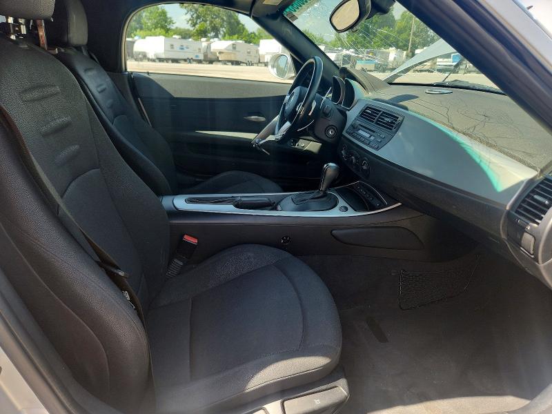 Photo 10 from auction – 2006 BMW Z4 with VIN 4USBU33576LW66294