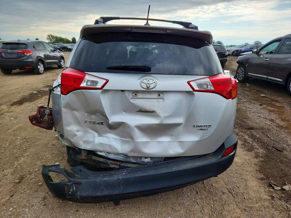 Zdjęcie 6 z aukcji – 2015 TOYOTA RAV4 z VIN JTMDFREVXFD136632