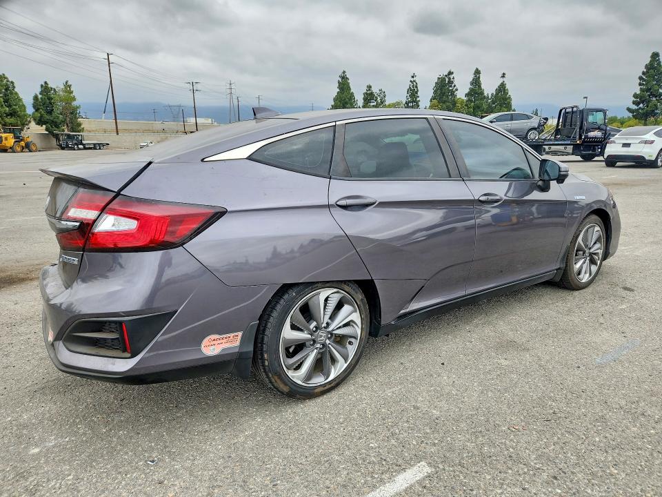 Photo 3 from auction – 2019 HONDA CLARITY with VIN JHMZC5F15KC006159