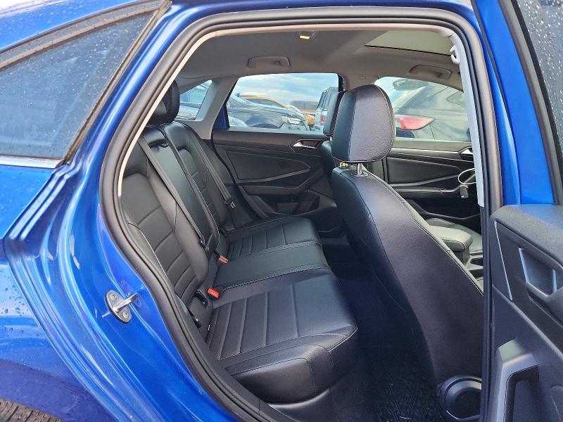 Photo 10 from auction – 2023 VOLKSWAGEN JETTA with VIN 3VW7M7BU7PM051334
