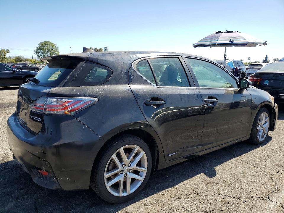 Photo 3 from auction – 2015 LEXUS CT with VIN JTHKD5BH5F2227838
