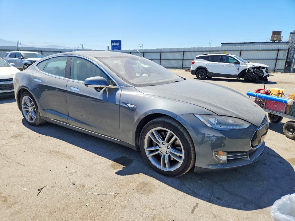 Photo 4 from auction – 2013 TESLA MODEL S with VIN 5YJSA1DNXDFP05607