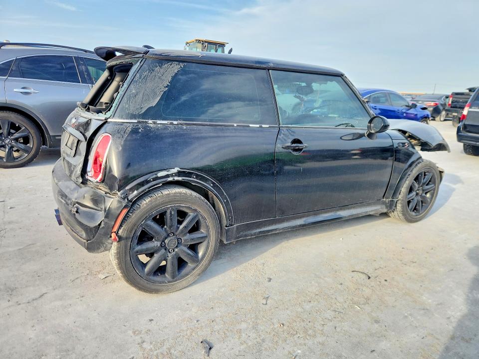 صورة رقم 3 من المزاد - 2006 MINI COOPER مع VIN WMWRE33556TN25707