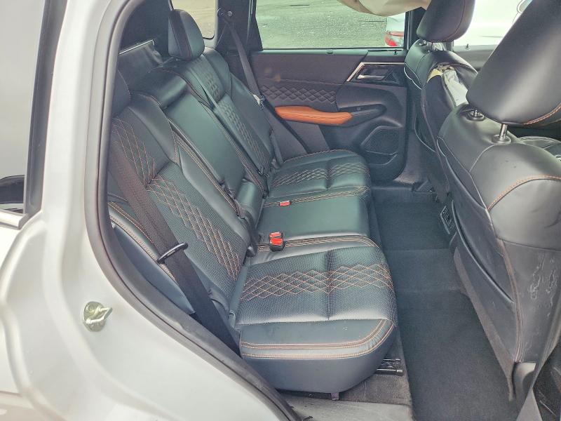 Photo 11 from auction – 2023 MITSUBISHI OUTLANDER with VIN JA4J4VA85PZ008573