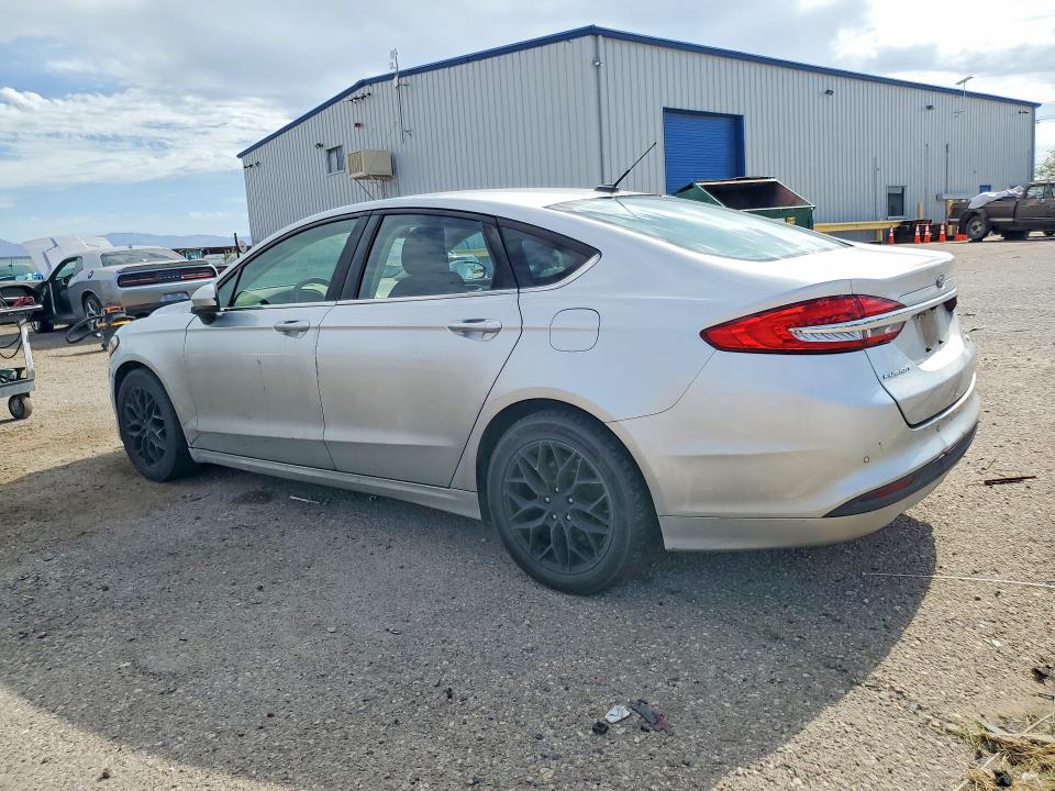 Фото 2 с аукциона – 2018 FORD FUSION с VIN 3FA6P0HD3JR281179