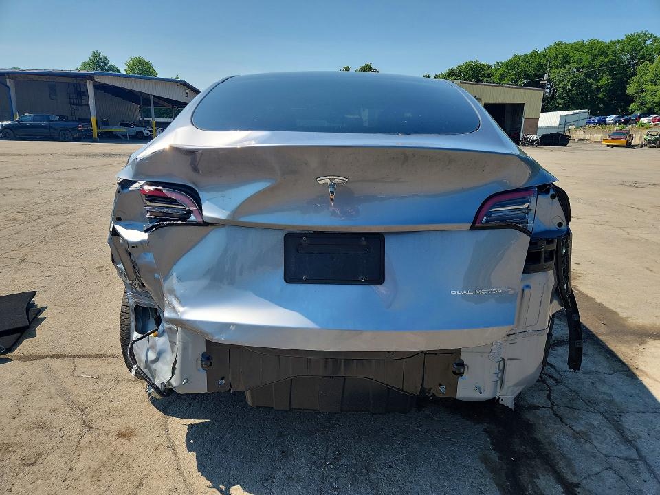 Снимка 6 от търг – 2024 TESLA MODEL Y с VIN 7SAYGDEE2RA322678