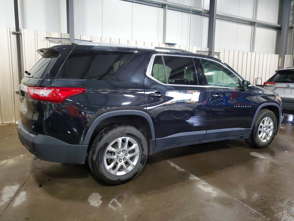 Photo 3 from auction – 2018 CHEVROLET TRAVERSE with VIN 1GNEVGKW3JJ257545