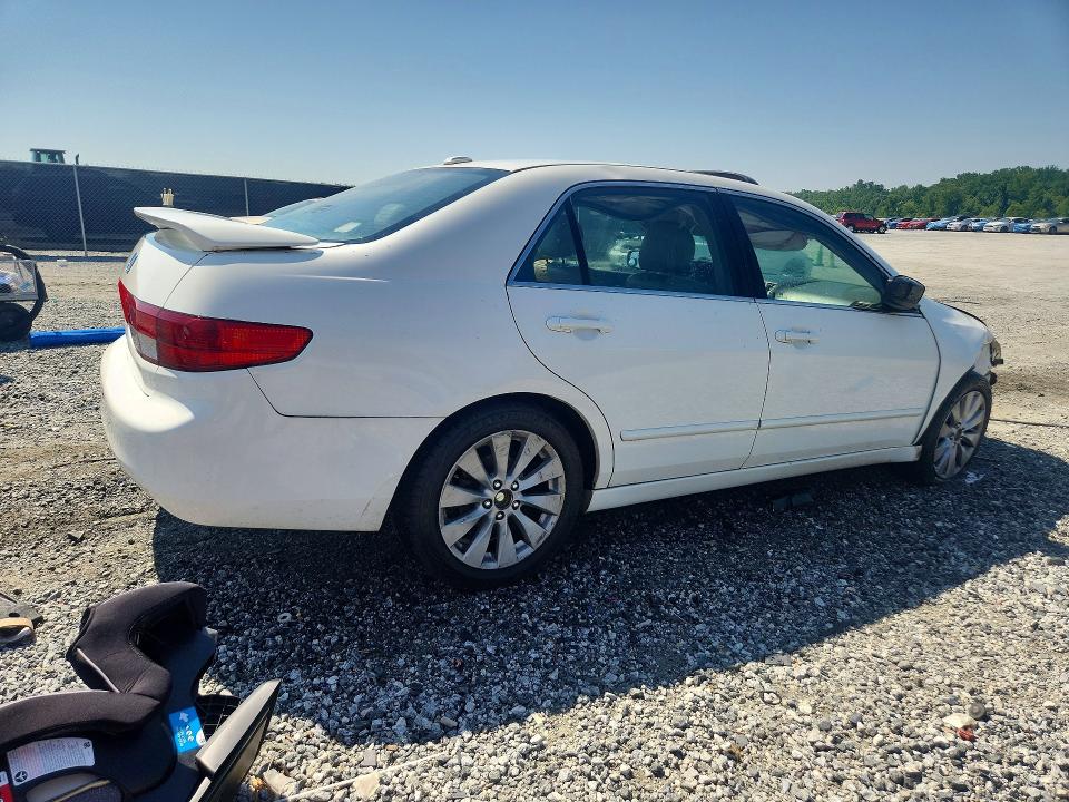 Photo 3 from auction – 2005 HONDA ACCORD with VIN 1HGCM56845A044730