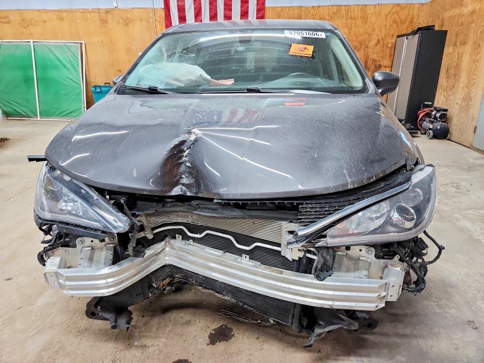 Photo 5 from auction – 2019 CHRYSLER PACIFICA with VIN 2C4RC1FG0KR733506