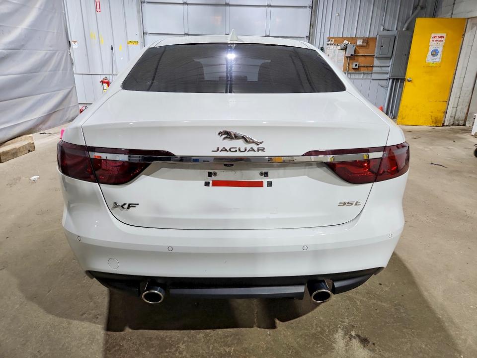 Photo 6 from auction – 2016 JAGUAR XF with VIN SAJBE4BV8GCY02669