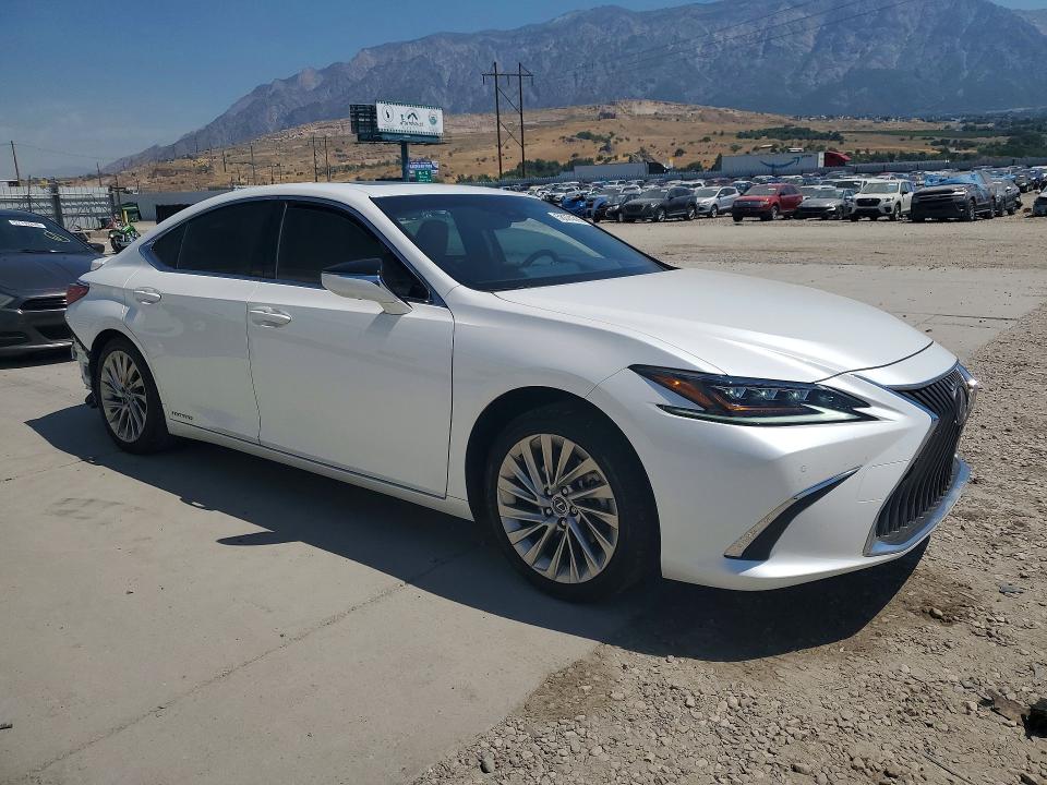 Photo 4 from auction – 2019 LEXUS ES with VIN JTHB21B1XK2024780