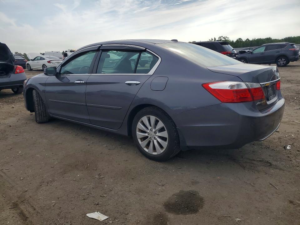 Photo 2 from auction – 2015 HONDA ACCORD with VIN 1HGCR2F88FA174852
