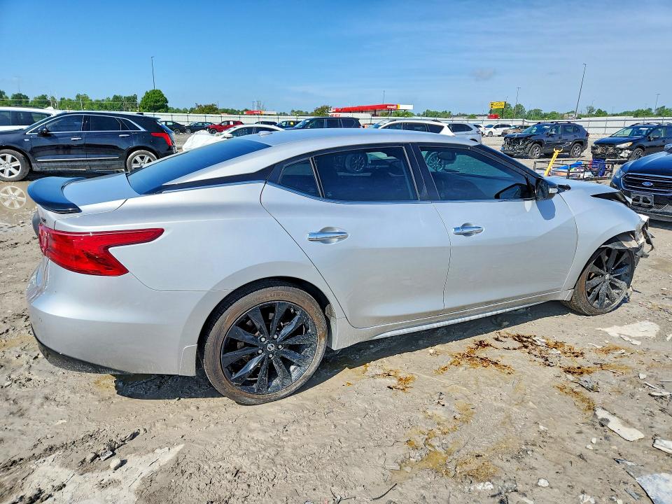 Снимка 3 от търг – 2017 NISSAN 350 ZS с VIN 1N4AA6APXHC392789