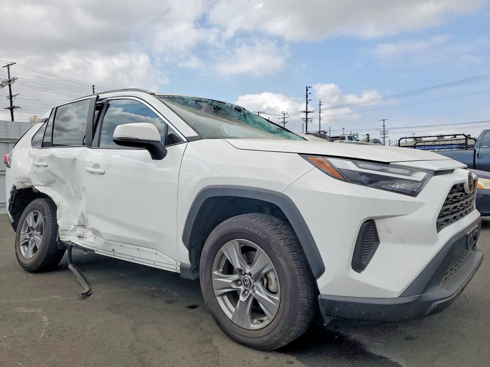 Photo 4 from auction – 2024 TOYOTA RAV4 with VIN 2T3W1RFV3RC264256