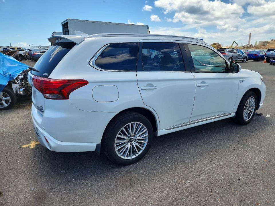 Photo 3 from auction – 2019 MITSUBISHI OUTLANDER with VIN JA4J24A55KZ048084