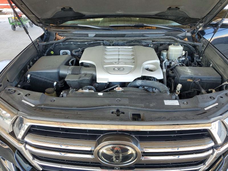 Photo 11 from auction – 2020 TOYOTA LAND CRUISER with VIN JTMCY7AJ0L4089619