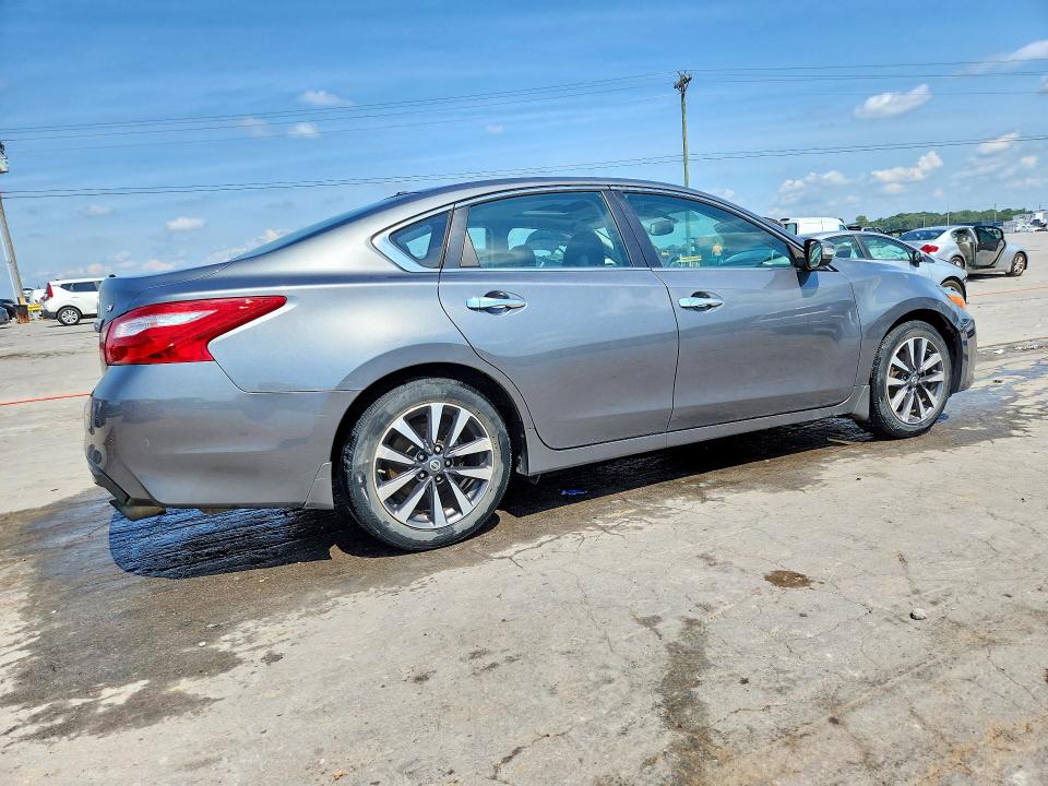 Photo 3 from auction – 2017 NISSAN ALTIMA with VIN 1N4AL3AP3HC291523