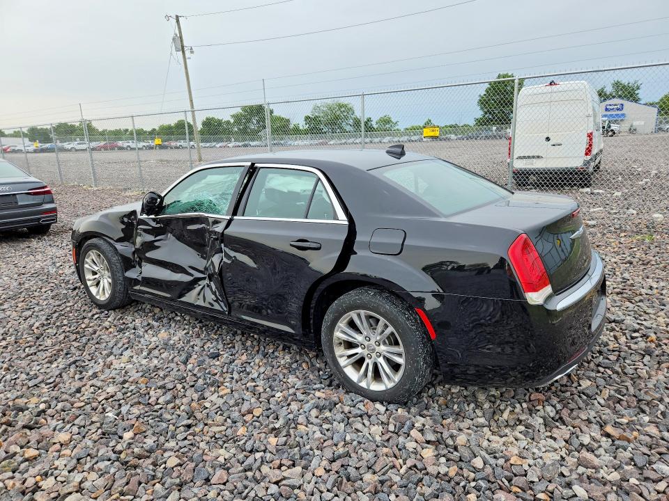 Photo 2 from auction – 2016 CHRYSLER 300 with VIN 2C3CCAAG2GH288183