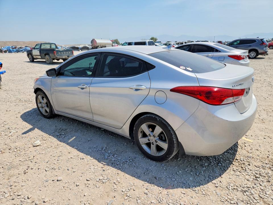 Photo 2 from auction – 2013 HYUNDAI ELANTRA with VIN KMHDH4AE8DU577462