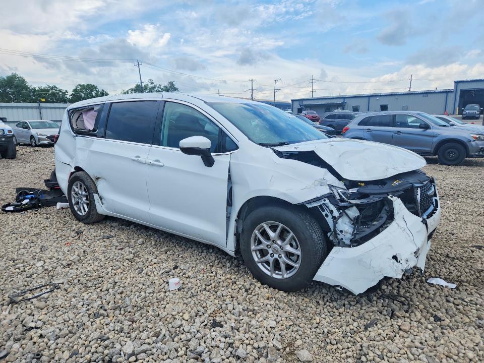 Photo 4 from auction – 2023 CHRYSLER PACIFICA with VIN 2C4RC1BG0PR571941