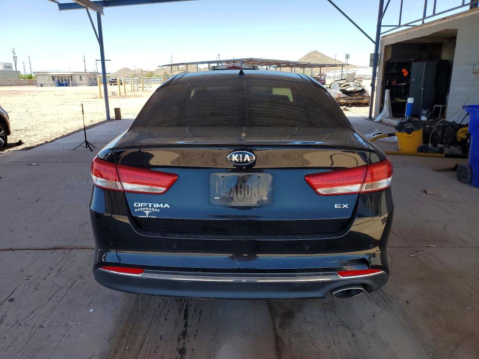 Photo 6 from auction – 2018 KIA OPTIMA with VIN 5XXGU4L35JG239057