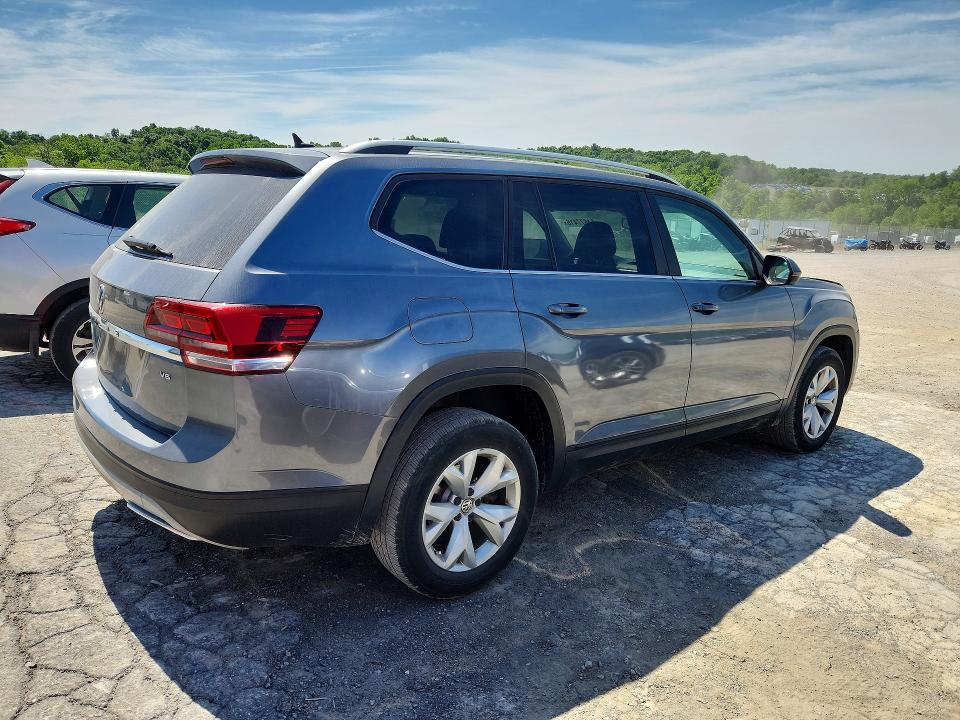 Photo 3 from auction – 2018 VOLKSWAGEN ATLAS with VIN 1V2CR2CA0JC565995