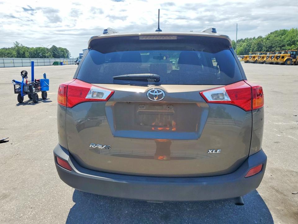 Photo 6 from auction – 2014 TOYOTA RAV4 with VIN 2T3WFREV2EW096282