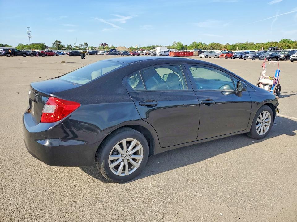 Photo 3 from auction – 2012 HONDA CIVIC with VIN 19XFB2F86CE355179