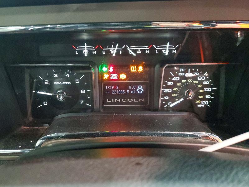 Photo 9 from auction – 2012 LINCOLN NAVIGATOR with VIN 5LMJJ2J57CEL07513