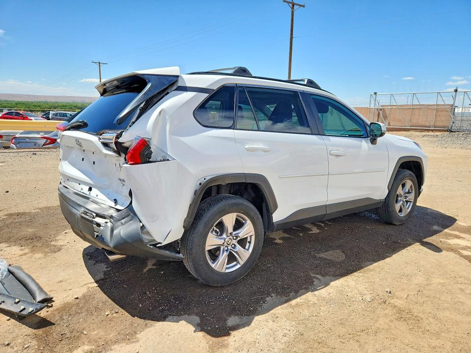 Foto 3 de la subasta – 2023 TOYOTA RAV4 con VIN 2T3P1RFV2PC349803